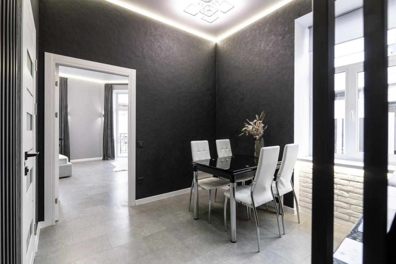 Two Bedrooms 13 Shpytalna Street דירה *