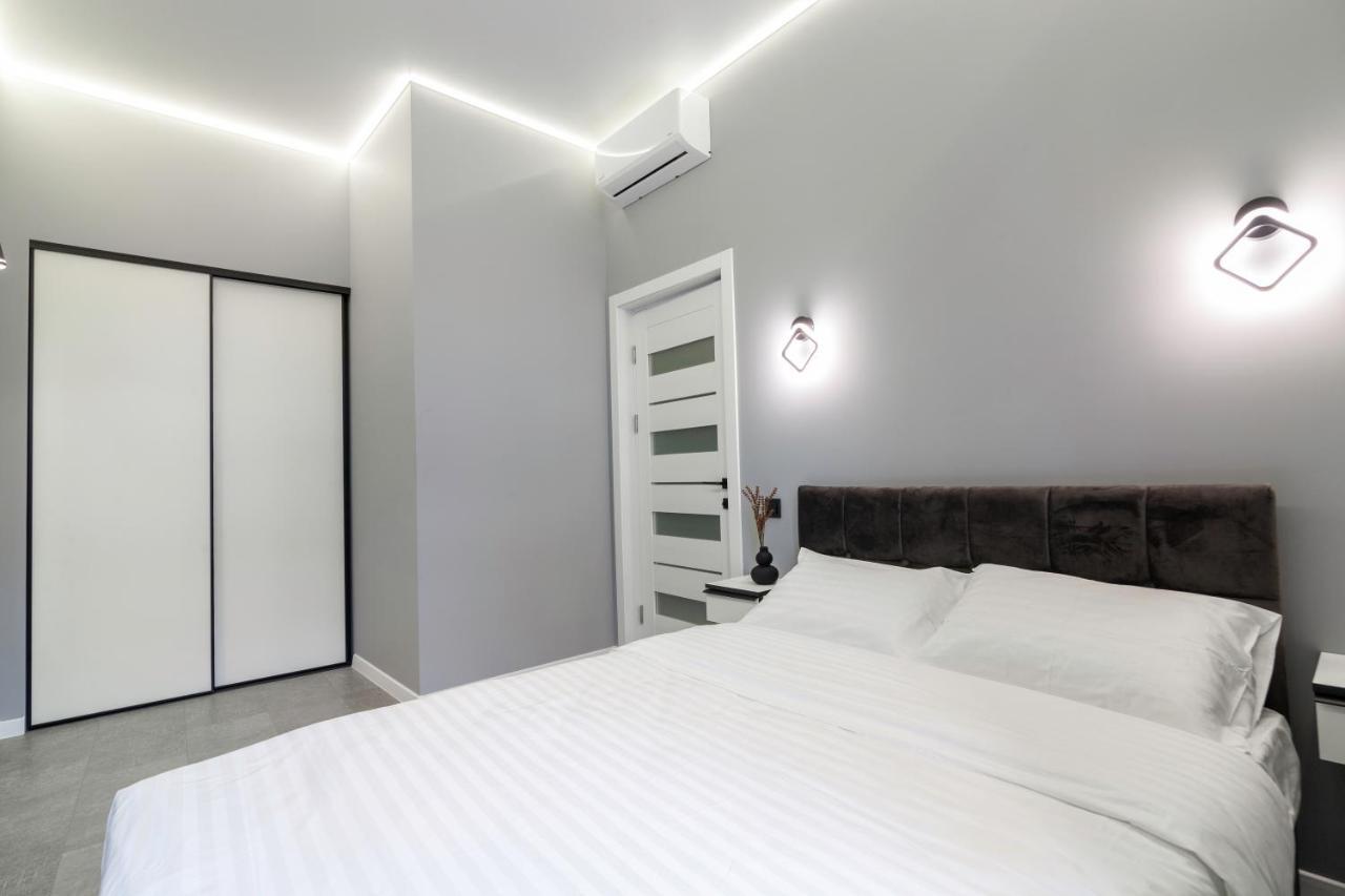 דירה Two Bedrooms 13 Shpytalna Street *