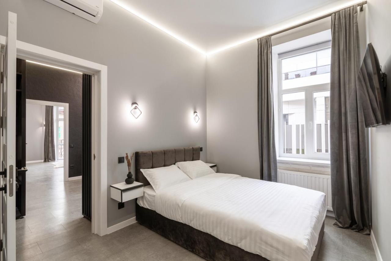 Two Bedrooms 13 Shpytalna Street דירה